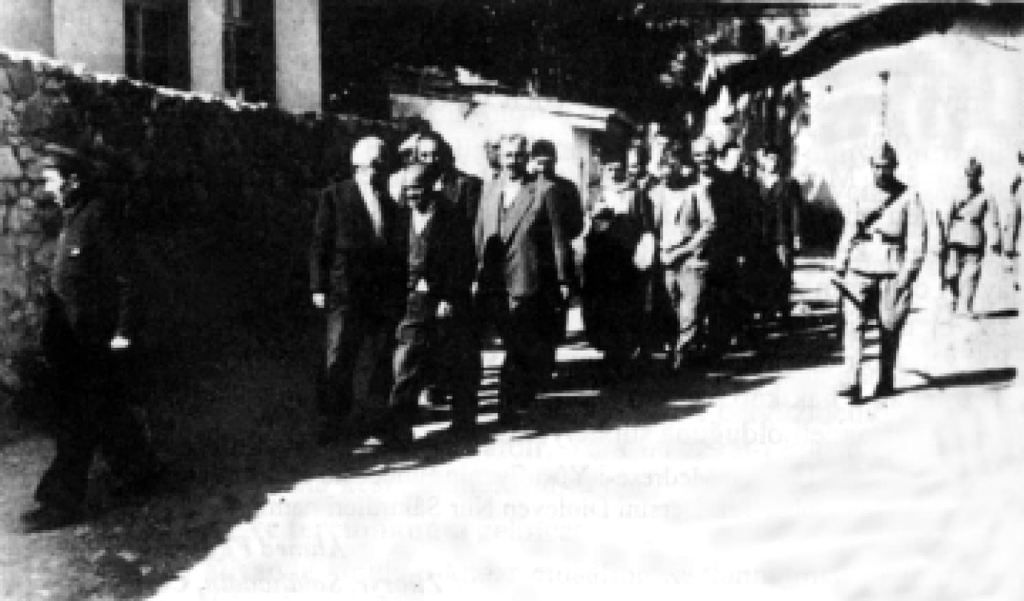 tarihce_ustad_ve_talebeleri_afyon_mahkemesine_gidiyor2.jpg
